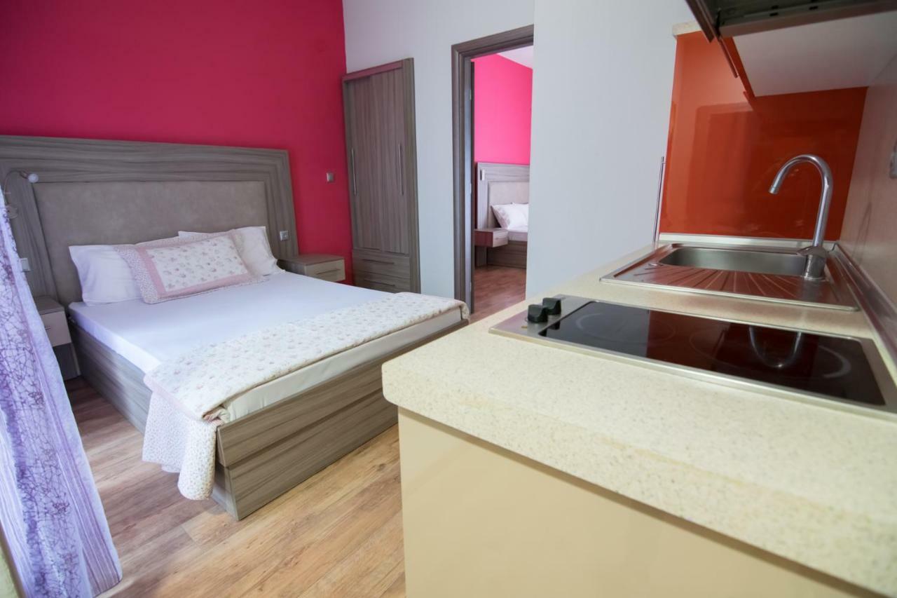 Avra Comfort Rooms - Family Nea Poteidaia Luaran gambar